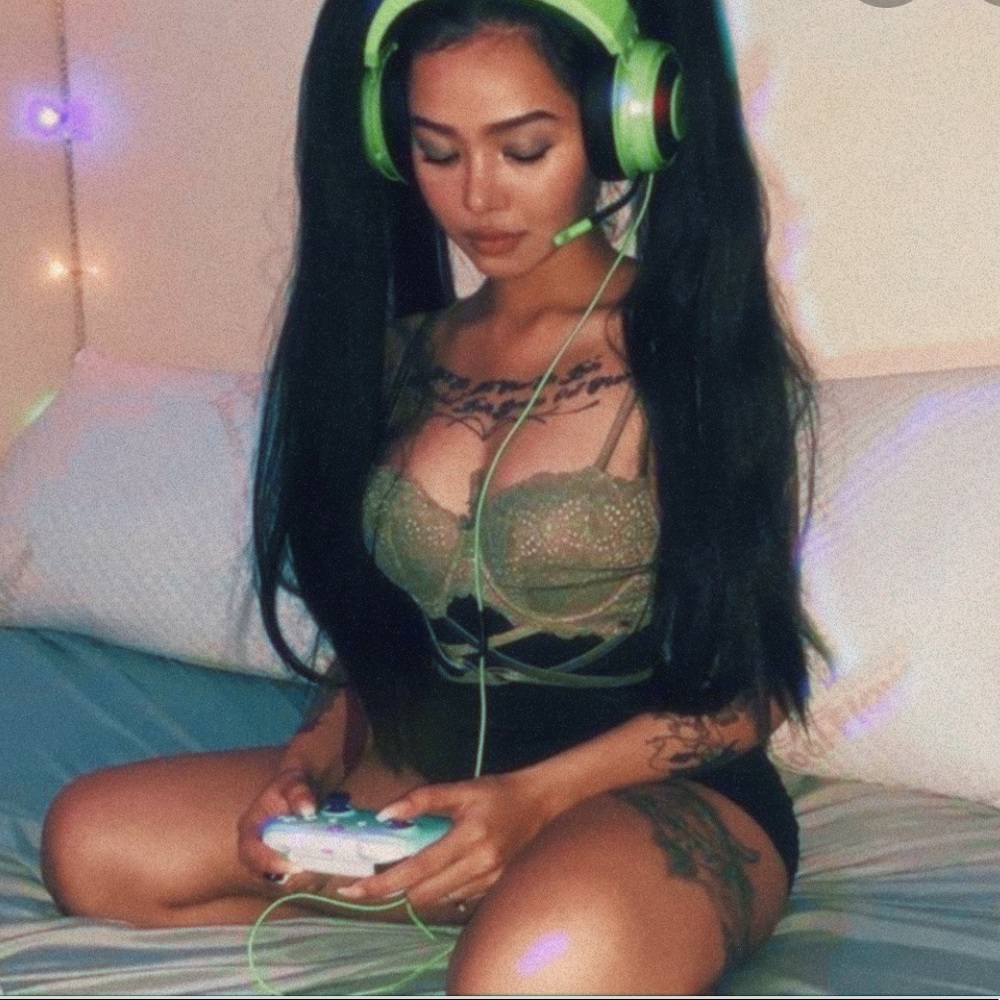 Strappy VS PINK Lace Bra